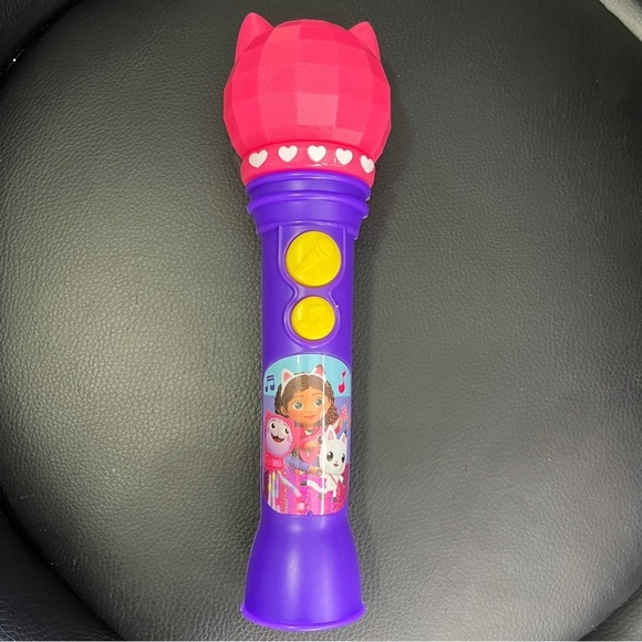 DreamWorks Gabby's Dollhouse Toy Microphone for Kids Musical Toy for Girls - Picture 3 of 9